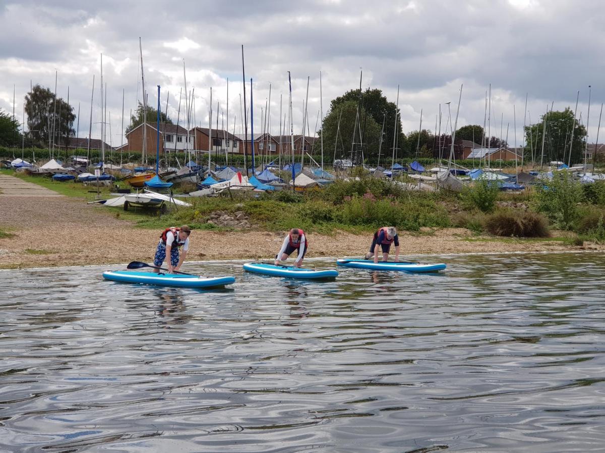 Grafham Water Lodge Bagian luar foto