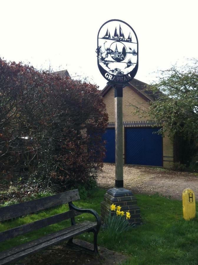 Grafham Water Lodge Bagian luar foto