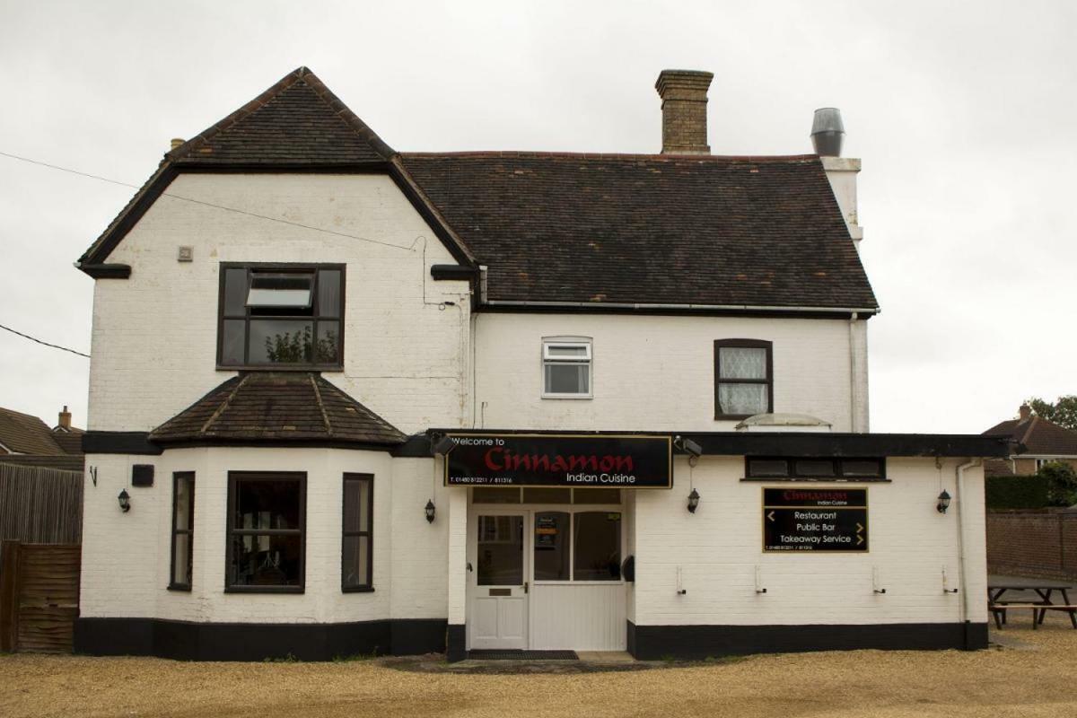 Grafham Water Lodge Bagian luar foto