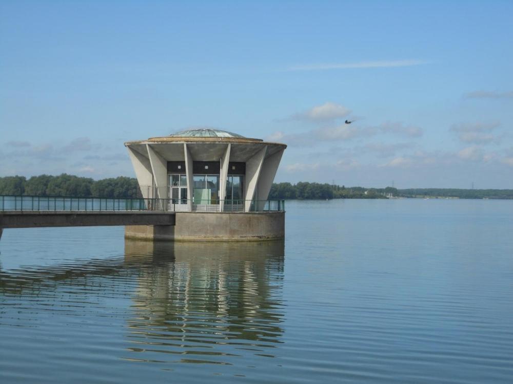 Grafham Water Lodge Bagian luar foto