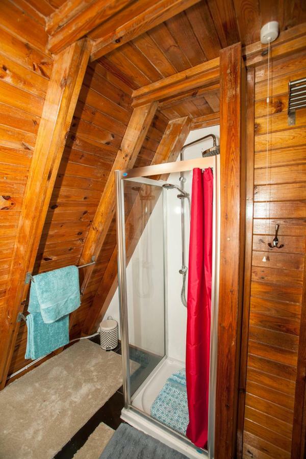 Grafham Water Lodge Bagian luar foto