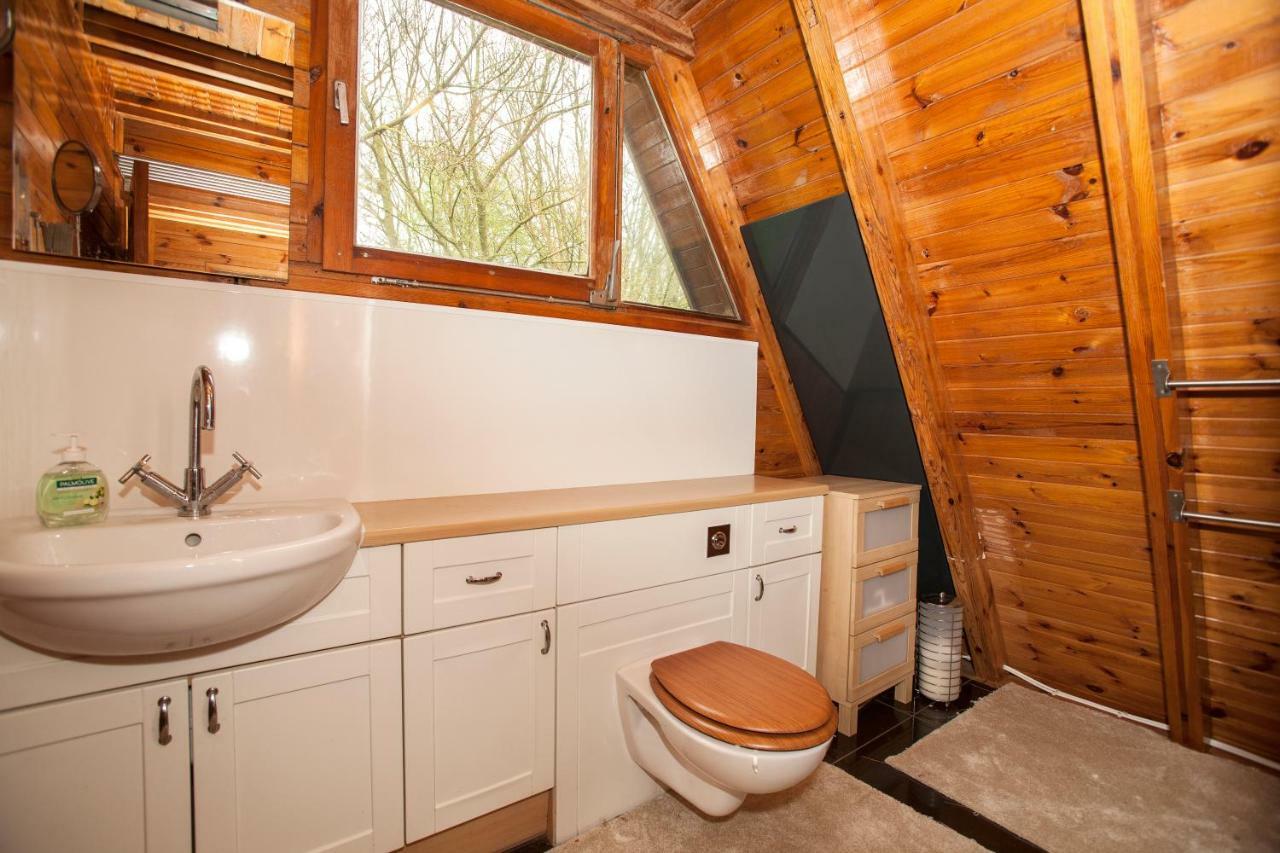 Grafham Water Lodge Bagian luar foto