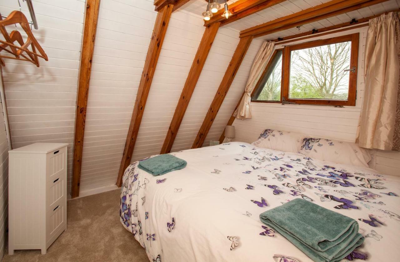 Grafham Water Lodge Bagian luar foto