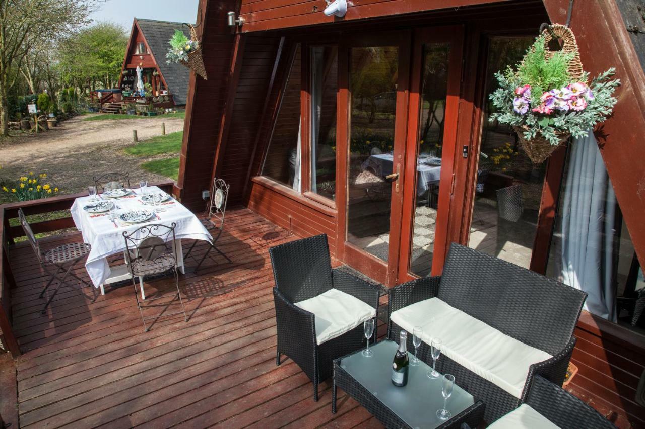 Grafham Water Lodge Bagian luar foto